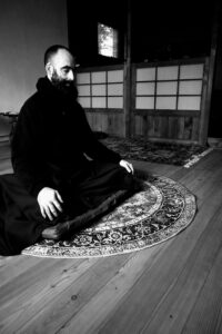 nei gong seated work